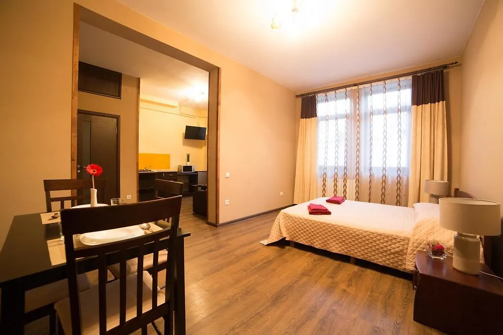 לבוב Aparthotel Na Mytniy 3*,