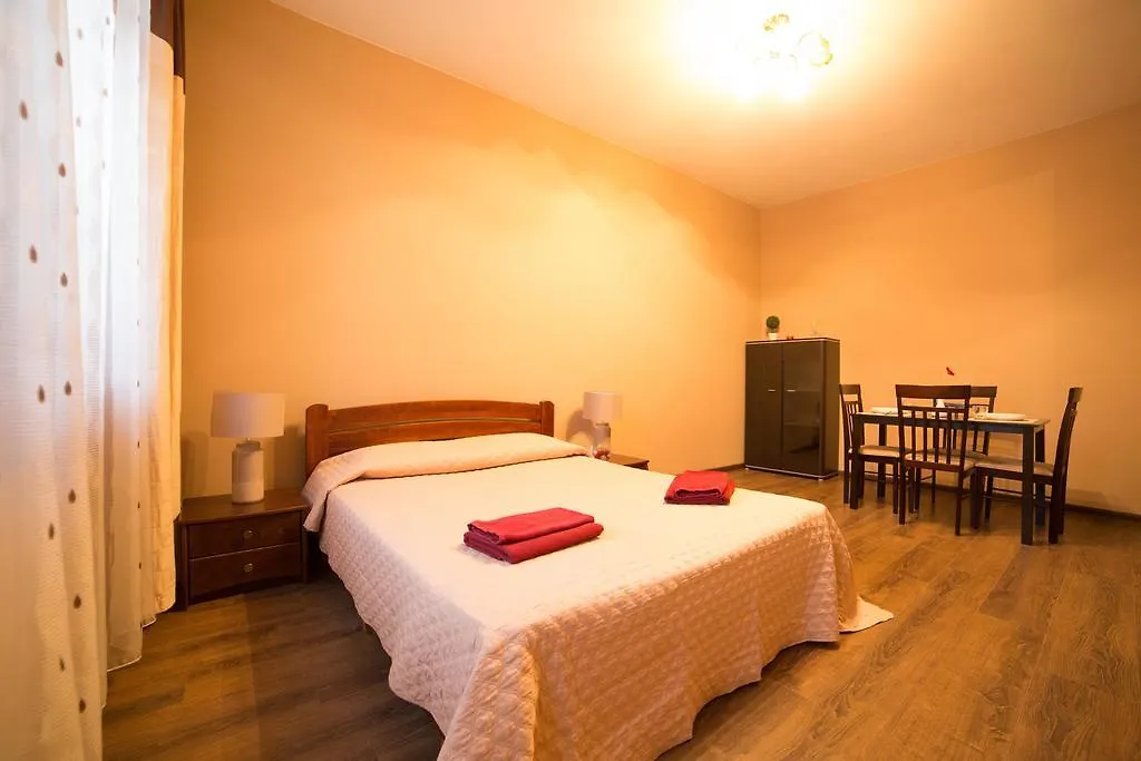 לבוב Aparthotel Na Mytniy מלון