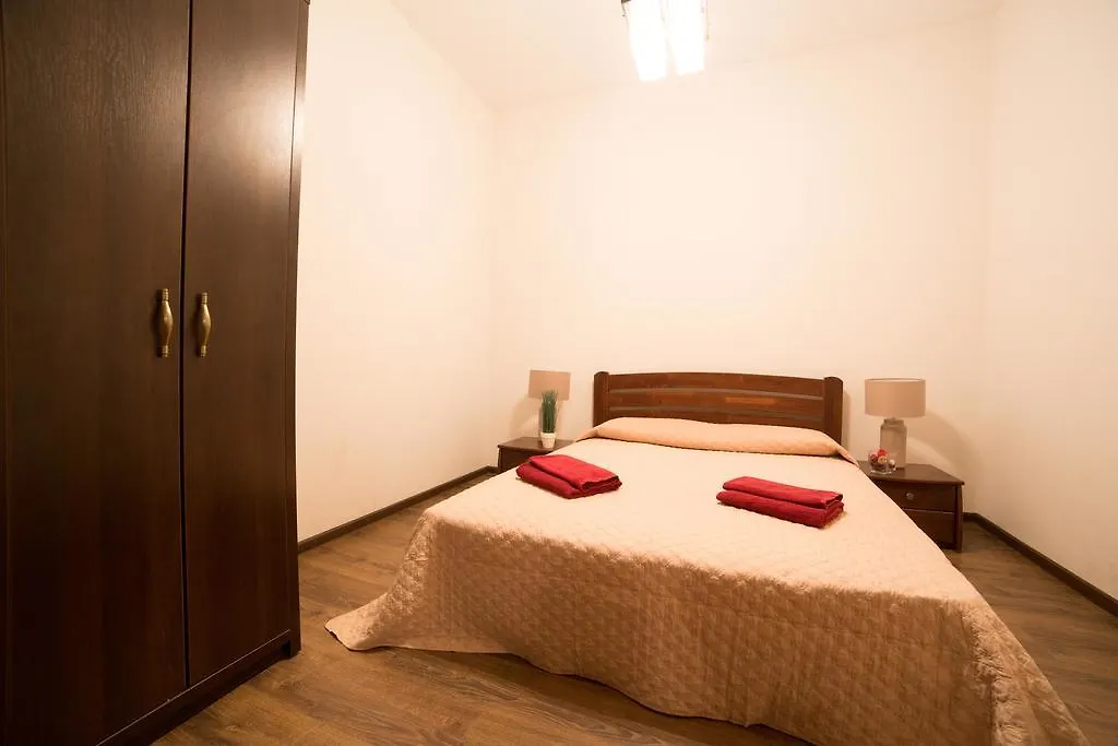 לבוב Aparthotel Na Mytniy מלון